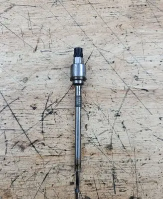 Opel Zafira C Glow plug 55590467