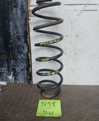 Volkswagen Polo IV 9N3 Front coil spring