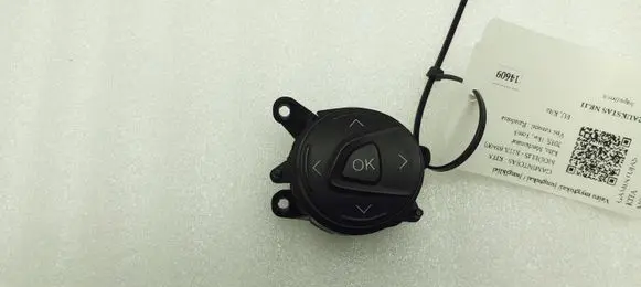 Steering wheel buttons/switches