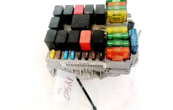 Iveco Daily 30.8 - 9 Fuse box set 69501171