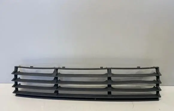 Volkswagen PASSAT B5 Front bumper lower grill 3B0853677F