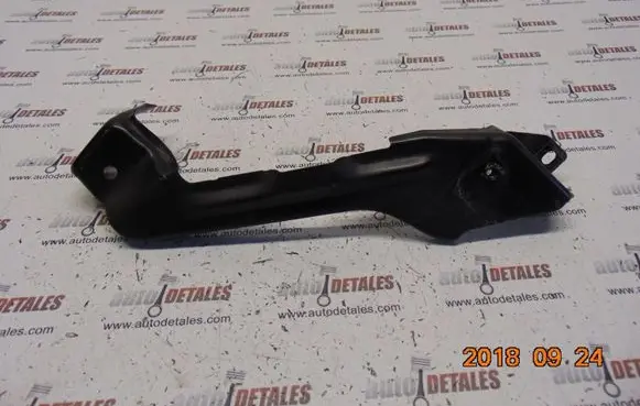 Mercedes-Benz E W211 Headlight/headlamp mounting bracket