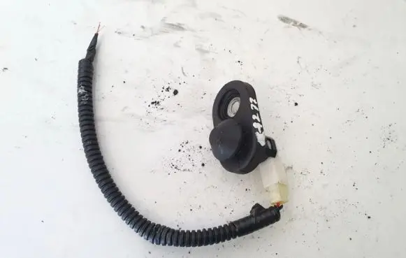 Volkswagen PASSAT B5 Front door sensor 