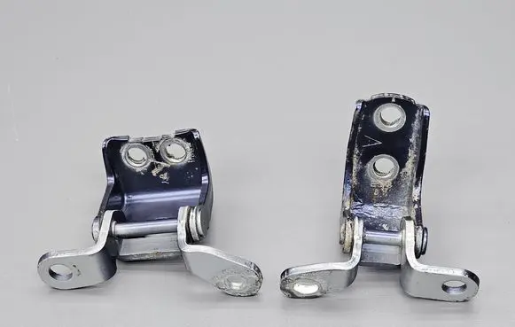 Rear door hinge set