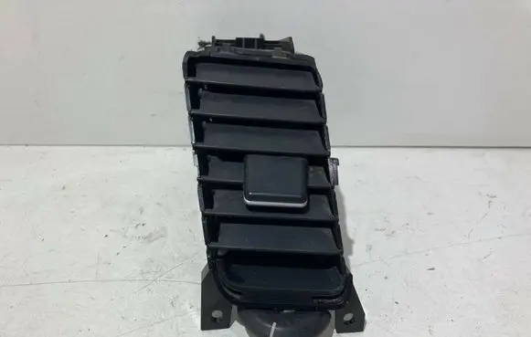 Nissan Primera Dash center air vent grill A1007035