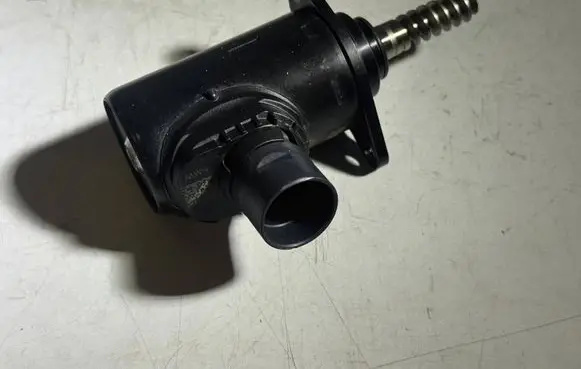 BMW 1 F20 F21 Valve oil control 7643073