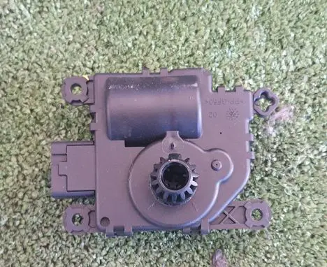 Ford Explorer VI Air flap motor/actuator A1138004410
