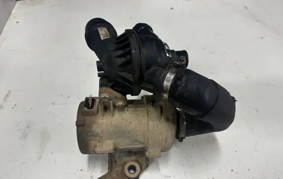 Thermostat/thermostat housing