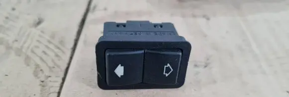 BMW 5 E39 Electric window control switch 8368974