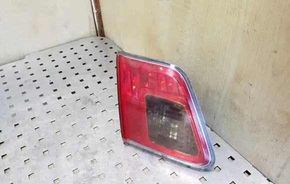 Toyota Avensis T270 Tailgate rear/tail lights 8159005100