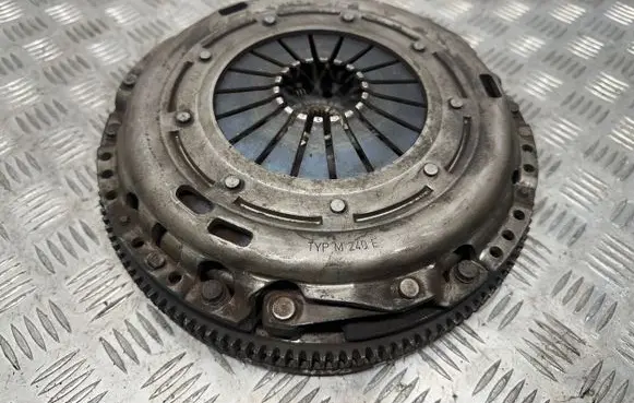 Volkswagen PASSAT B6 Clutch set kit 03G141031G 03G141025H 03G105266