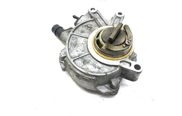 BMW X5 E70 Vacuum pump 8605976 68739010