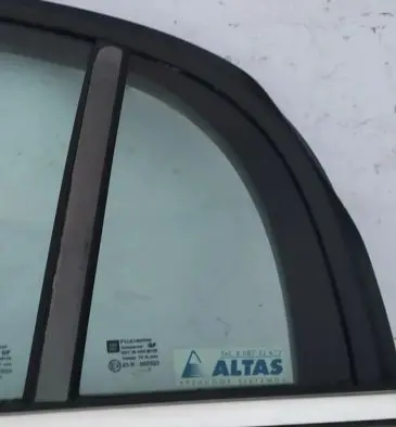Opel Vectra C Rear vent window glass 