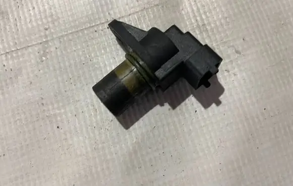 Mercedes-Benz S W220 Camshaft position sensor a0031539728 0031539728