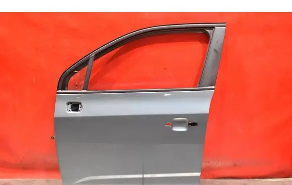 Chevrolet Orlando Front door