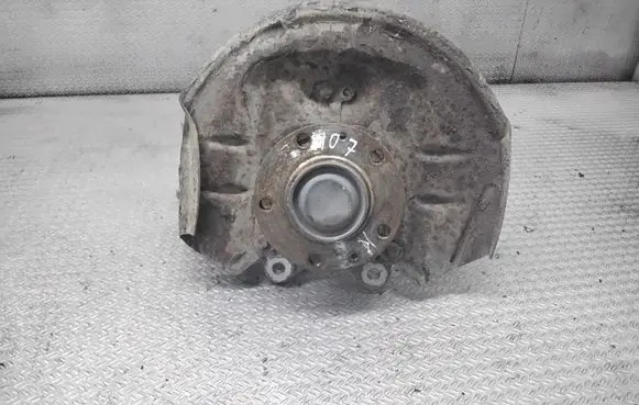 Rear wheel hub spindle/knuckle