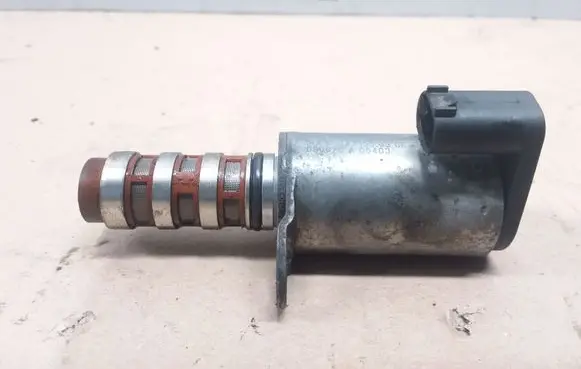 Volvo V70 Camshaft vanos timing valve 31216221
