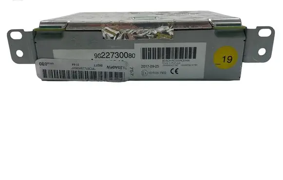 Peugeot 208 I Radio/CD/DVD/GPS head unit 9822730080