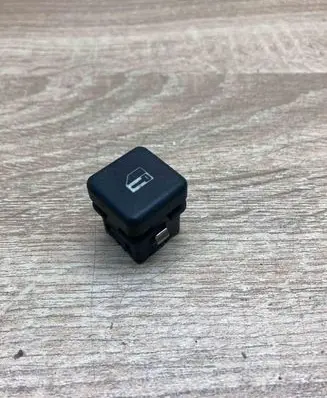 BMW 5 E39 Central locking switch button 8360828