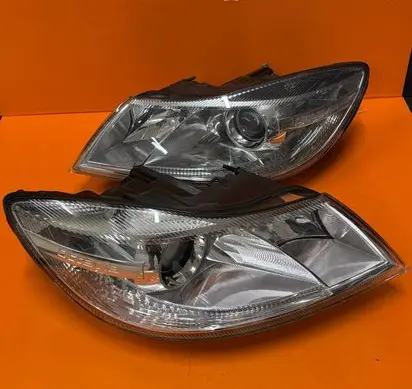 Skoda Octavia Mk2 (1Z) Headlights/headlamps set 1Z1941016F 1Z1941015F