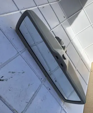 Volkswagen Golf V Rear view mirror (interior) E11015625