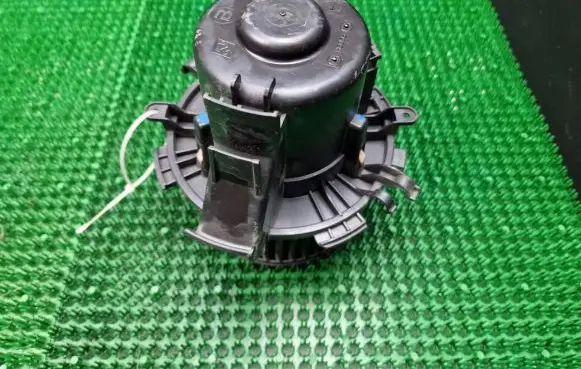 Renault Master II Heater fan/blower 8989H