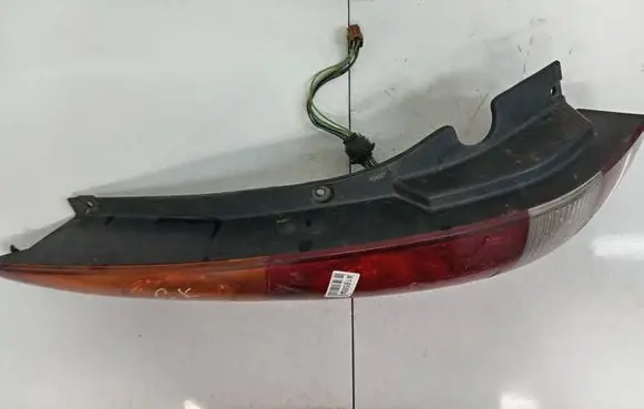 Nissan Almera Tino Rear/tail lights