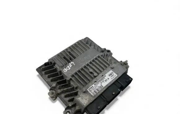 Volvo V50 Engine control unit/module ECU 30729065A