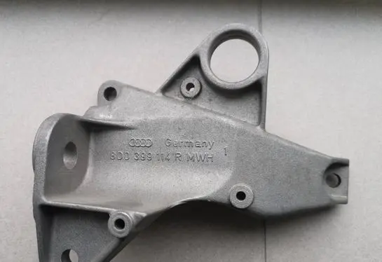 Audi A4 S4 B5 8D Gearbox mounting bracket 8D0399114R