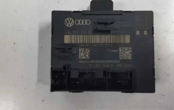 Volkswagen Touareg II Door control unit/module 4H0959795B