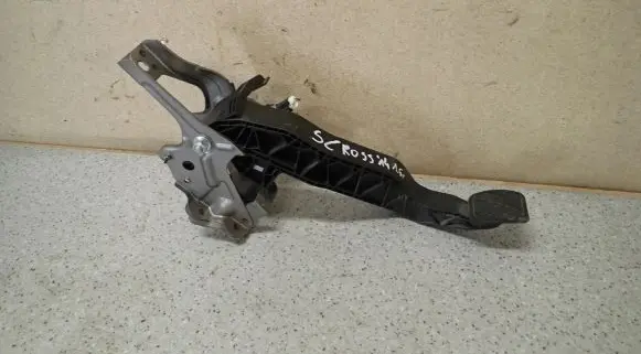 Suzuki SX4 S-Cross Pedal assembly 