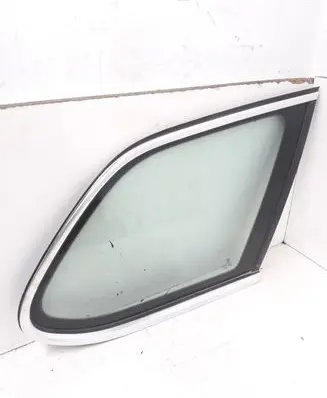 Volkswagen Golf V Rear side window AS2