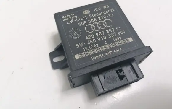 Audi A8 S8 D3 4E Light module LCM 4E0910357