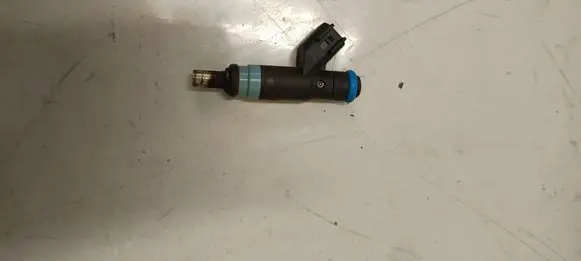 Dodge Durango Fuel injector 05038337AB