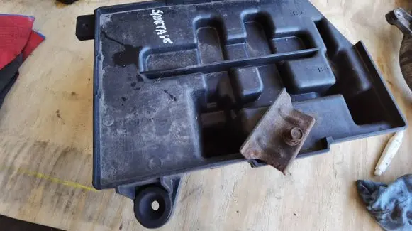 KIA Sportage Battery tray 371502Y200