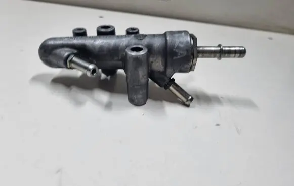 Opel Vectra C Fuel pressure regulator 55188200