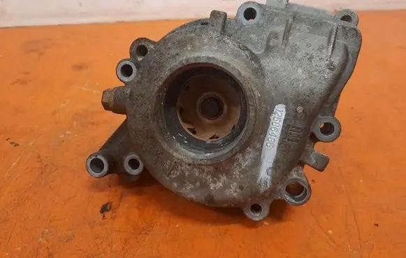 Opel Signum Water pump 12586485
