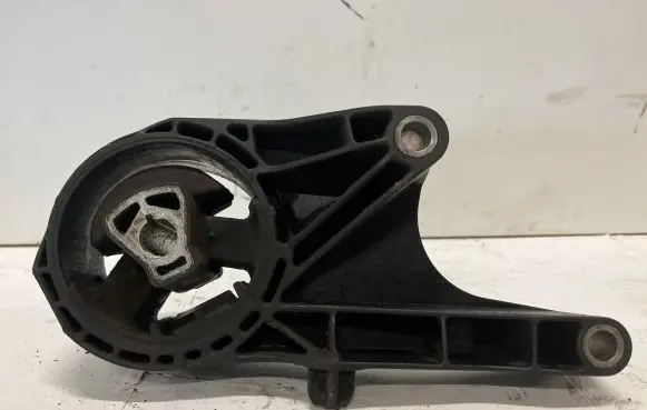 Opel Insignia A Engine mount bracket 13227762