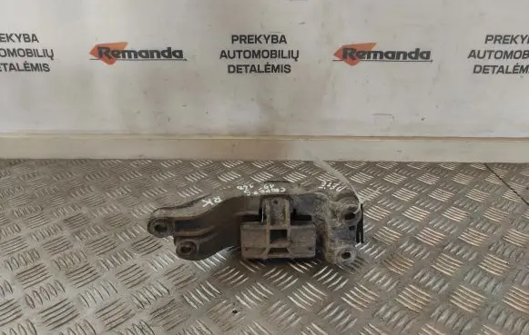 Mini Cooper Countryman R60 Gearbox mount 6784357 678435701
