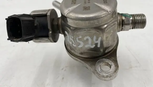 Toyota Sienna XL40 IV Fuel injection high pressure pump 23101F0010