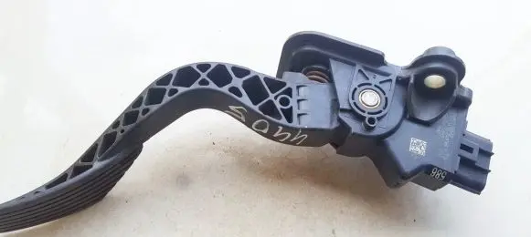 Jeep Patriot Accelerator throttle pedal 04891586AB 07262A3A