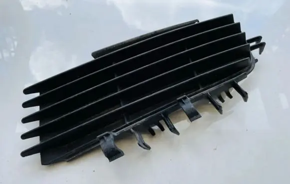 Front bumper lower grill