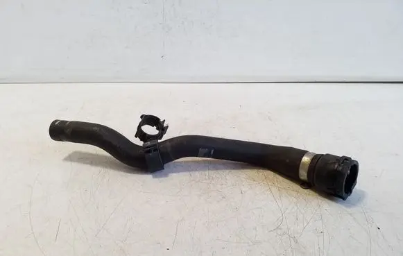 Engine coolant pipe/hose