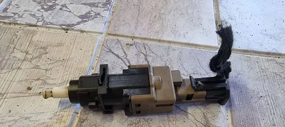 Clutch pedal sensor
