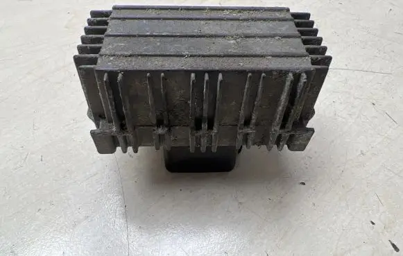 Volkswagen PASSAT B6 Glow plug pre-heat relay 09132691 51299008