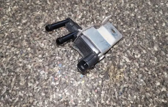 Nissan Pixo Turbo solenoid valve K5T46783
