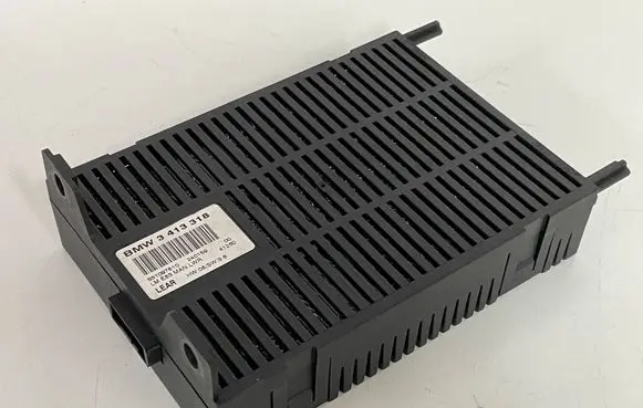 BMW X3 E83 Light module LCM 3413318