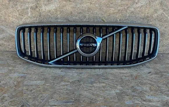 Front bumper upper radiator grill
