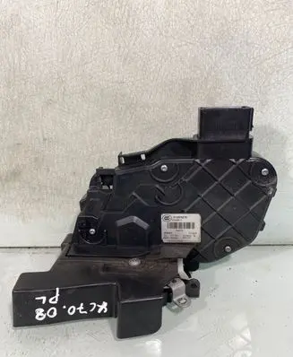 Volvo XC70 Front door lock 31253278