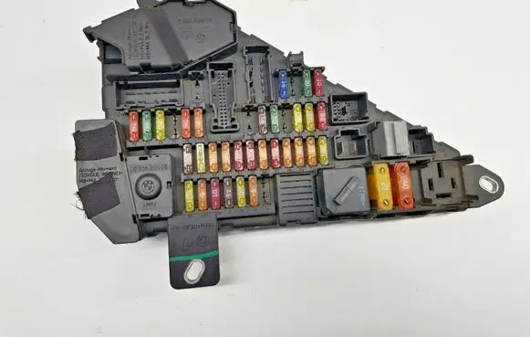 BMW 5 E60 E61 Fuse box set 690655806 nr3062